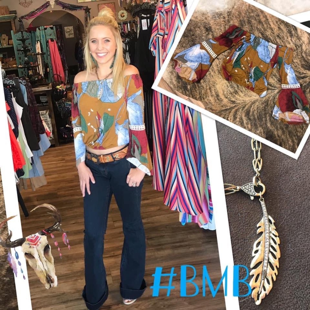 Like New Off Shoulder Boho Top